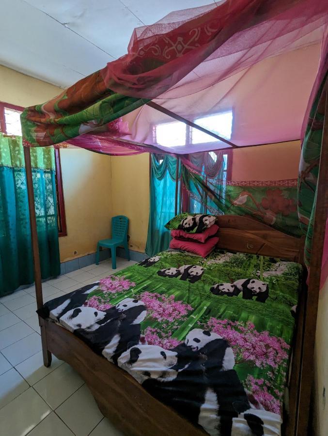 Agus Family Homestay Labuan Bajo Exterior photo